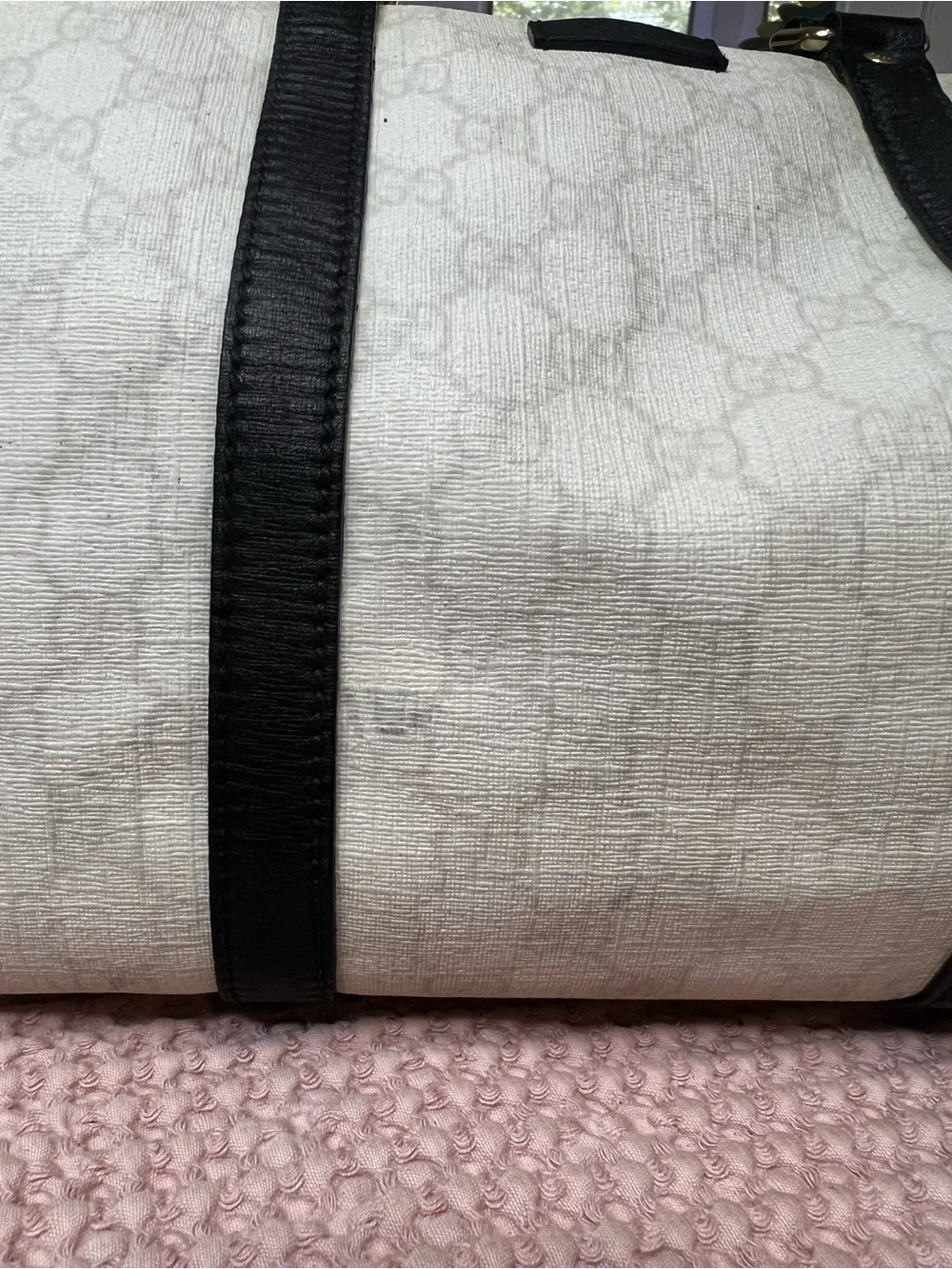 Gucci Joy Medium Boston White GG Supreme Bag 193603